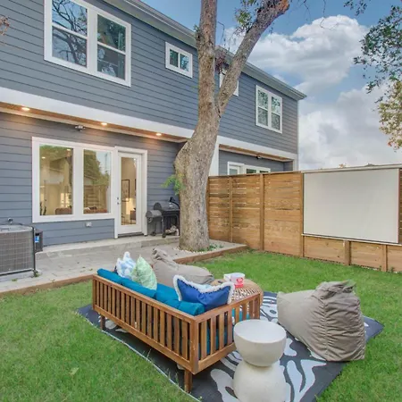 Villa Houston Entertainment Haven